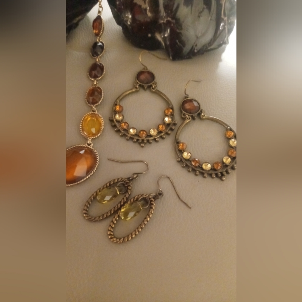 Signed Monet statement necklace & 2 pairs of paired earrings.